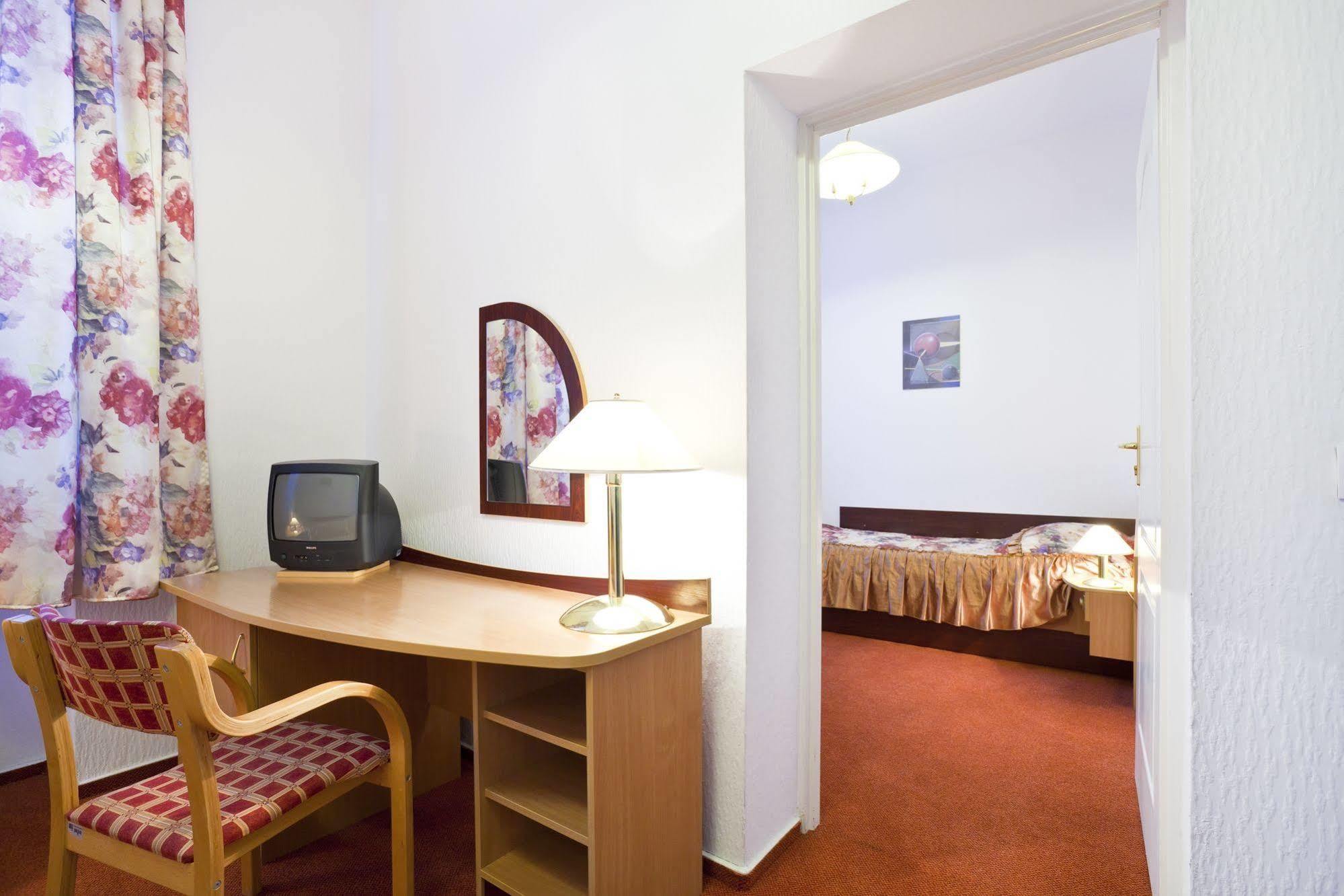 Aiden By Best Western Lodz Exterior photo